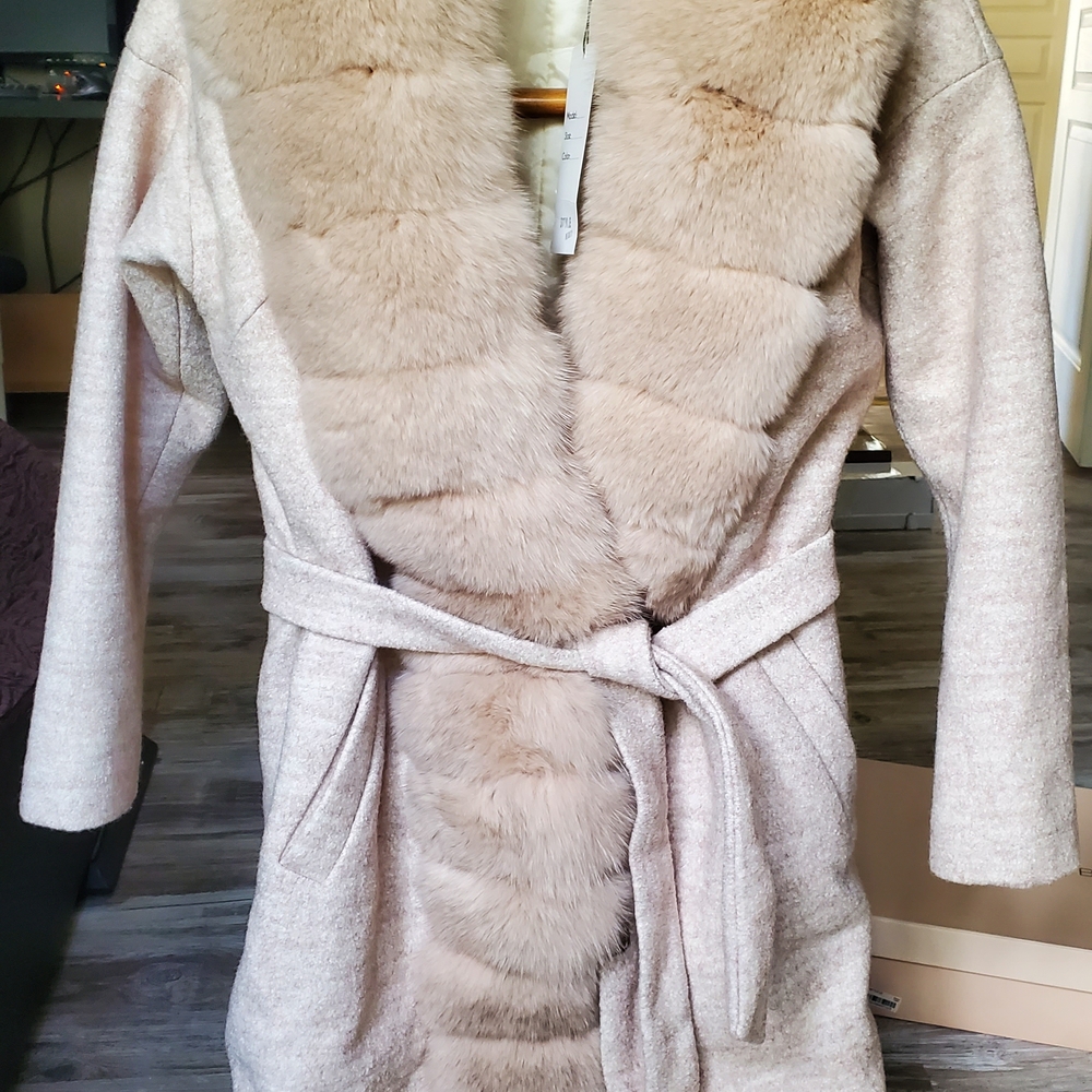 Elegant Beige Faux Fur Trimmed Women's Coat